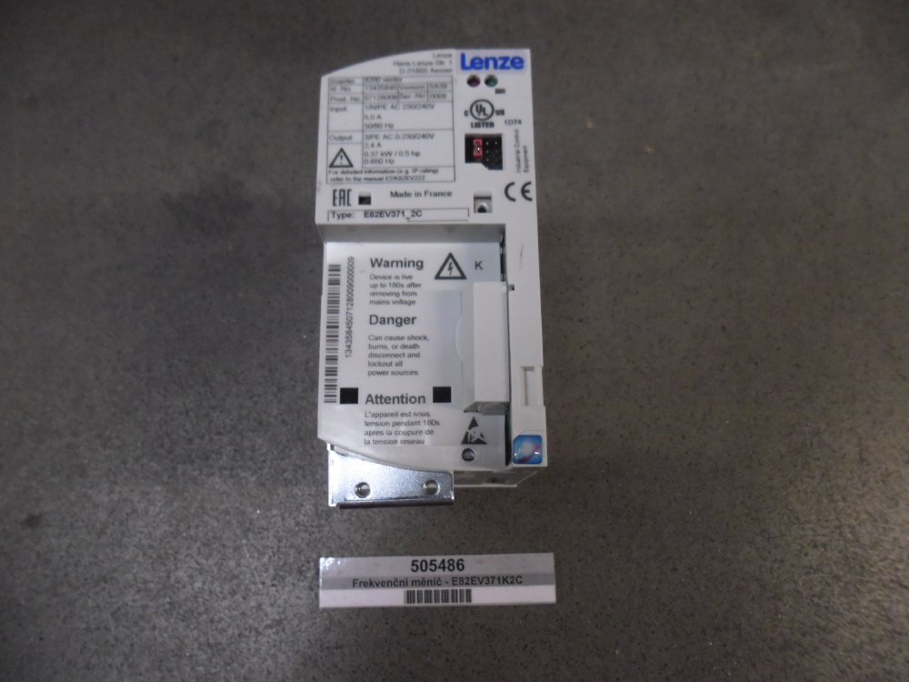 Инвертер E82EV371K2C